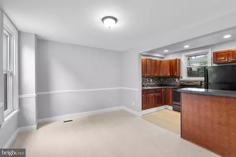 Entry Way - 616 Montpelier St, Baltimore, MD 21218 photo 4 of 9