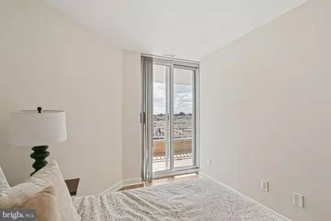 Bedroom - 100 Harborview Dr #904, Baltimore, MD 21230 photo 5 of 6