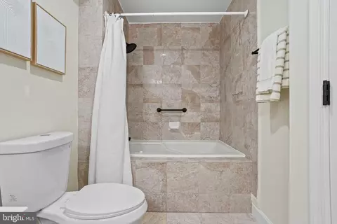 Bath - 100 Harborview Dr #904, Baltimore, MD 21230 photo 2 of 2