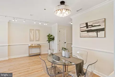 Dining - 100 Harborview Dr #904, Baltimore, MD 21230 photo 1 of 2