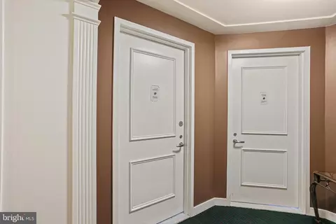 Entry Way - 100 Harborview Dr #904, Baltimore, MD 21230 photo 2 of 2