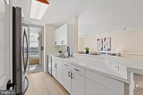 Kitchen - 100 Harborview Dr #904, Baltimore, MD 21230 photo 1 of 4