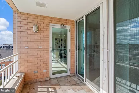 Exterior - 100 Harborview Dr #904, Baltimore, MD 21230 photo 1 of 4