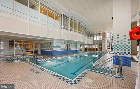 Exterior - 100 Harborview Dr #904, Baltimore, MD 21230 photo 2 of 4