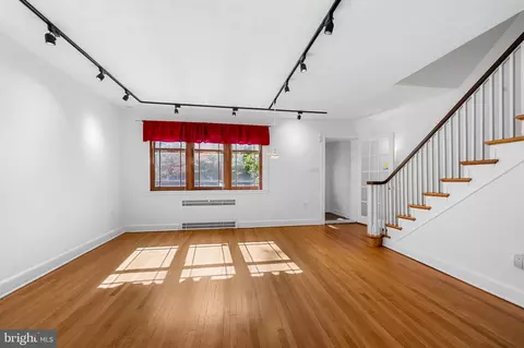 Living - 738 E Lake Ave, Baltimore, MD 21212 photo 1 of 6