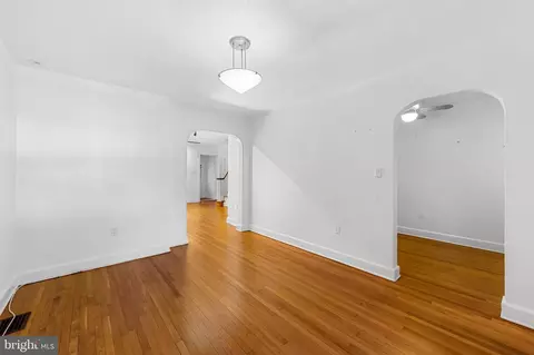 Living - 738 E Lake Ave, Baltimore, MD 21212 photo 5 of 6