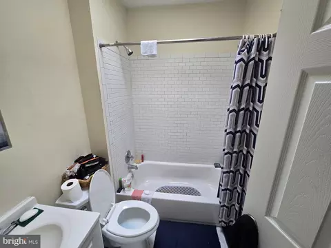 Bath - 708 Belgian Ave, Baltimore, MD 21218 photo 1 of 4