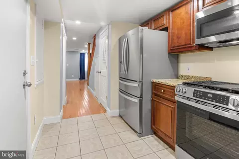 Entry Way - 916 Ryan St, Baltimore, MD 21223 photo 3 of 8