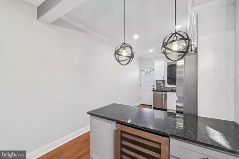Entry Way - 4801 Alhambra Ave, Baltimore, MD 21212 photo 5 of 15