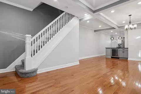 Entry Way - 4801 Alhambra Ave, Baltimore, MD 21212 photo 1 of 15