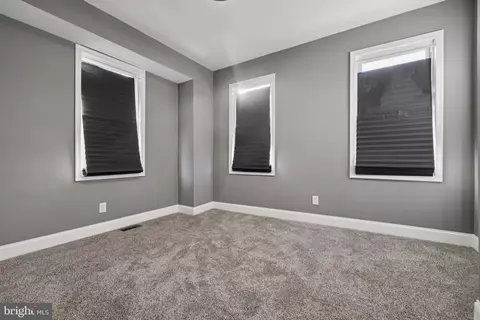 Entry Way - 4801 Alhambra Ave, Baltimore, MD 21212 photo 9 of 15