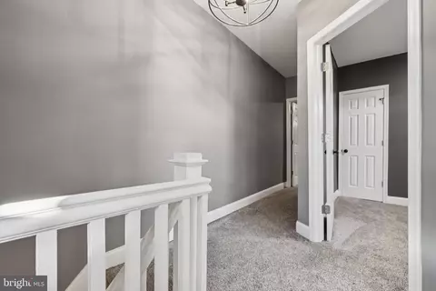 Entry Way - 4801 Alhambra Ave, Baltimore, MD 21212 photo 8 of 15