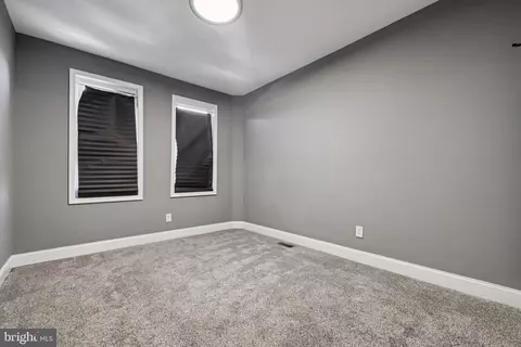 Entry Way - 4801 Alhambra Ave, Baltimore, MD 21212 photo 12 of 15
