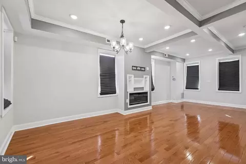 Living - 4801 Alhambra Ave, Baltimore, MD 21212 photo 2 of 5