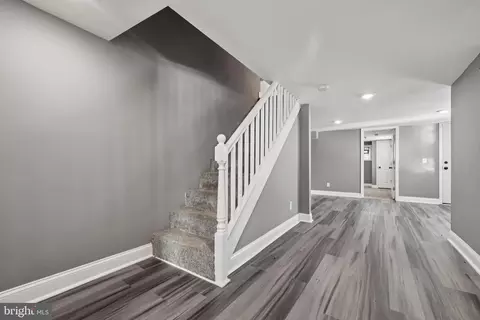 Entry Way - 4801 Alhambra Ave, Baltimore, MD 21212 photo 13 of 15