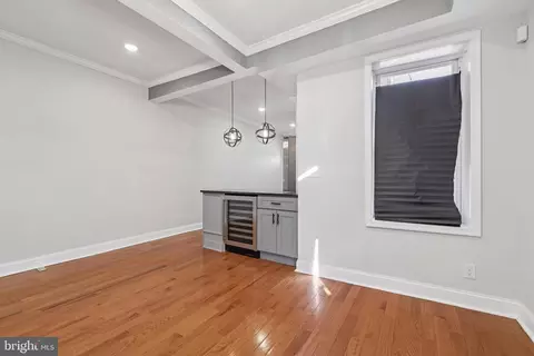 Living - 4801 Alhambra Ave, Baltimore, MD 21212 photo 4 of 5