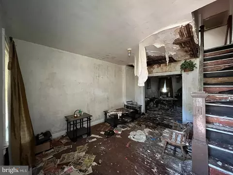 Entry Way - 4008 Eierman Ave, Baltimore, MD 21206 photo 7 of 10