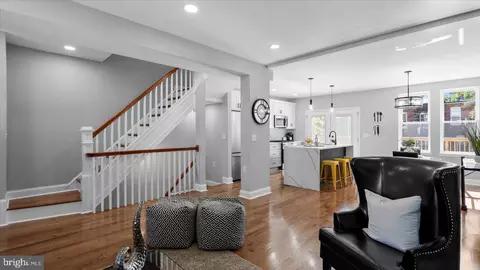 Entry Way - 753 E 36th St, Baltimore, MD 21218 photo 4 of 14