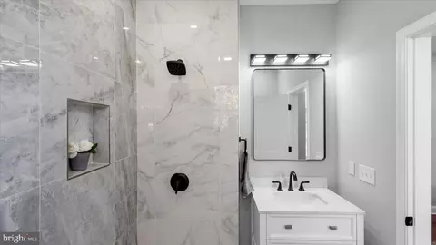 Bath - 753 E 36th St, Baltimore, MD 21218 photo 3 of 3