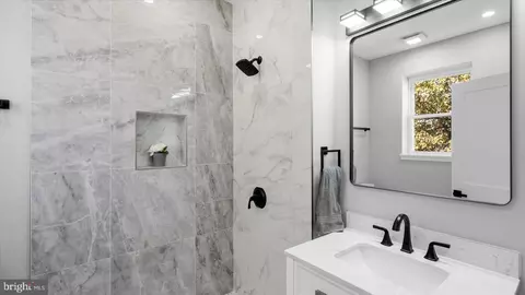 Bath - 753 E 36th St, Baltimore, MD 21218 photo 2 of 3