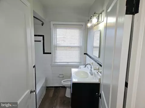 Bath - 1645 Gleneagle Rd, Baltimore, MD 21239 photo 1 of 2