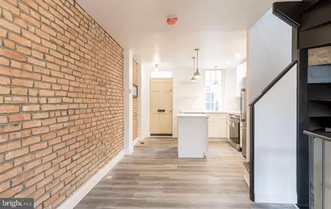 Entry Way - 645 Dover St, Baltimore, MD 21230 photo 4 of 9