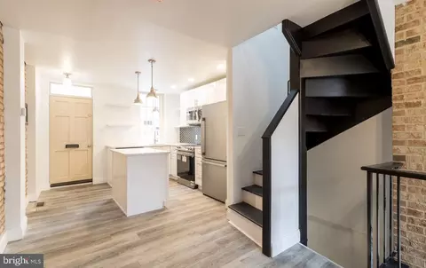 Entry Way - 645 Dover St, Baltimore, MD 21230 photo 5 of 9