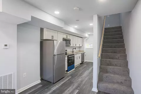 Entry Way - 1318 N Spring St, Baltimore, MD 21213 photo 2 of 7