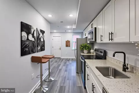 Entry Way - 1318 N Spring St, Baltimore, MD 21213 photo 1 of 7