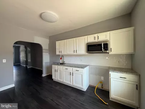 Entry Way - 1635 Normal Ave, Baltimore, MD 21213 photo 1 of 4