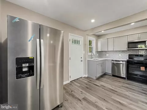 Kitchen - 4917 Gilray Dr, Baltimore, MD 21214 photo 3 of 3
