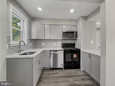 Kitchen - 4917 Gilray Dr, Baltimore, MD 21214 photo 2 of 3