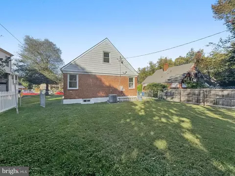 Exterior - 4917 Gilray Dr, Baltimore, MD 21214 photo 3 of 4