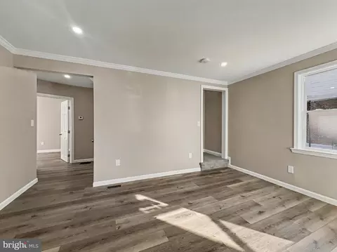 Entry Way - 4917 Gilray Dr, Baltimore, MD 21214 photo 1 of 4