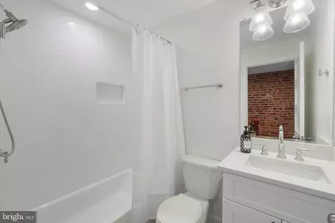Bath - 4011 Hickory Ave, Baltimore, MD 21211 photo 1 of 4