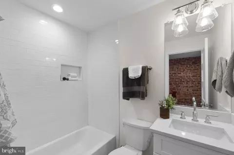Bath - 4011 Hickory Ave, Baltimore, MD 21211 photo 2 of 4