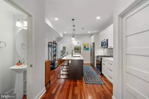 Entry Way - 4011 Hickory Ave, Baltimore, MD 21211 photo 3 of 8