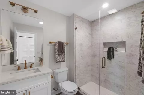 Bath - 4011 Hickory Ave, Baltimore, MD 21211 photo 4 of 4