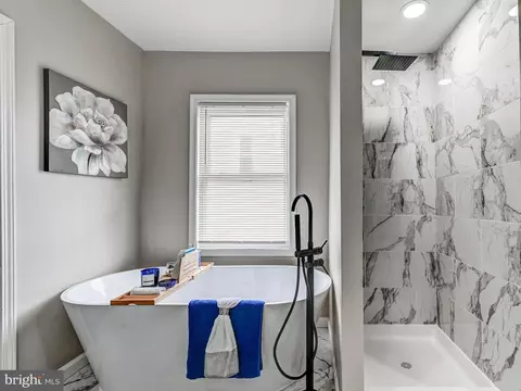 Bath - 5009 Walther Ave, Baltimore, MD 21214 photo 3 of 5