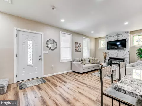 Entry Way - 5009 Walther Ave, Baltimore, MD 21214 photo 1 of 3