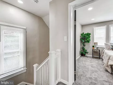Entry Way - 5009 Walther Ave, Baltimore, MD 21214 photo 2 of 3