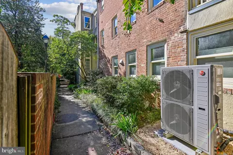 Exterior - 102 W Lee St W, Baltimore, MD 21201 photo 6 of 10