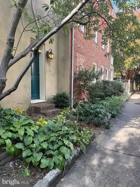 Exterior - 102 W Lee St W, Baltimore, MD 21201 photo 10 of 10