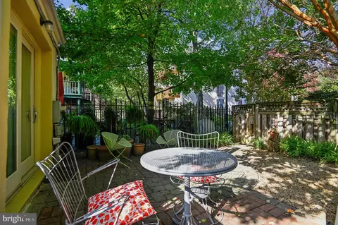 Exterior - 102 W Lee St W, Baltimore, MD 21201 photo 3 of 10