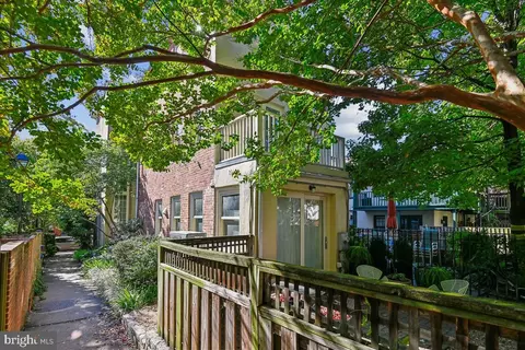 Exterior - 102 W Lee St W, Baltimore, MD 21201 photo 7 of 10