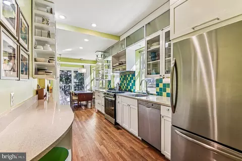 Kitchen - 102 W Lee St W, Baltimore, MD 21201 photo 3 of 3