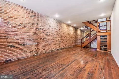 Living - 1293 William St, Baltimore, MD 21230 photo 3 of 4