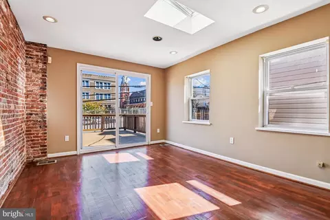 Living - 1293 William St, Baltimore, MD 21230 photo 4 of 4
