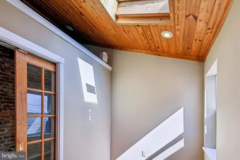 Entry Way - 1293 William St, Baltimore, MD 21230 photo 5 of 11