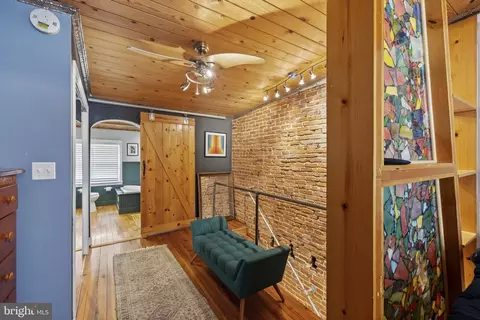 Entry Way - 543 E Gittings St, Baltimore, MD 21230 photo 4 of 7